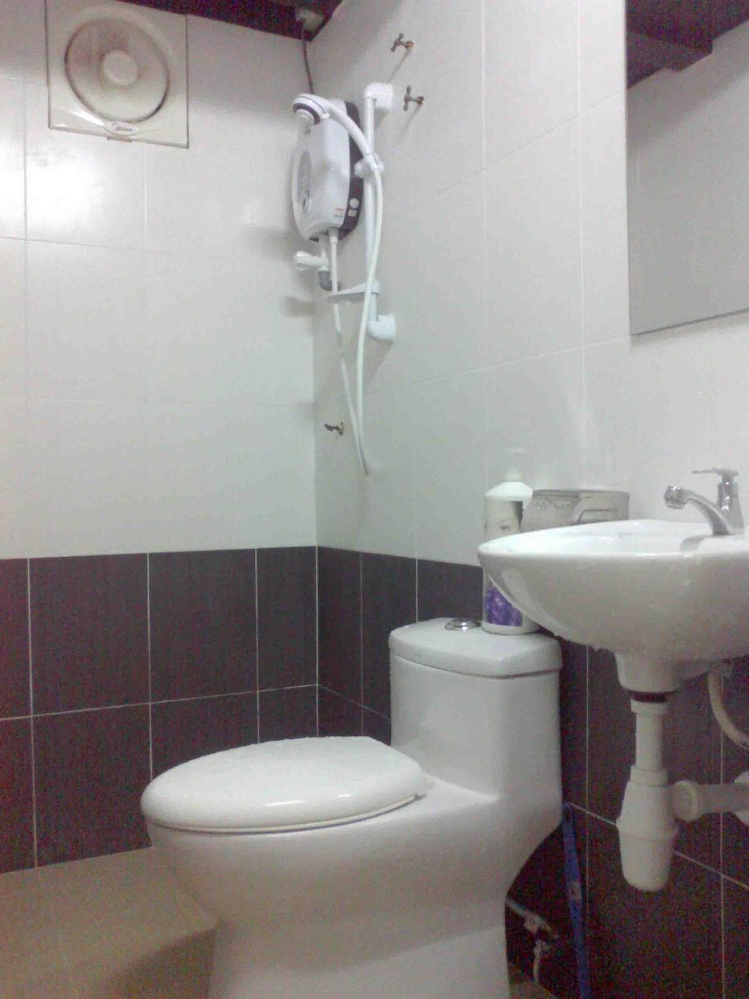 Pan Homestay Kuantan Esterno foto